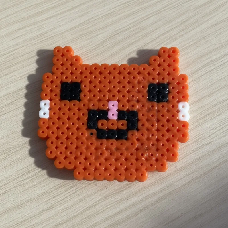 Cat beaded in fuse beads, 29x29 pegs