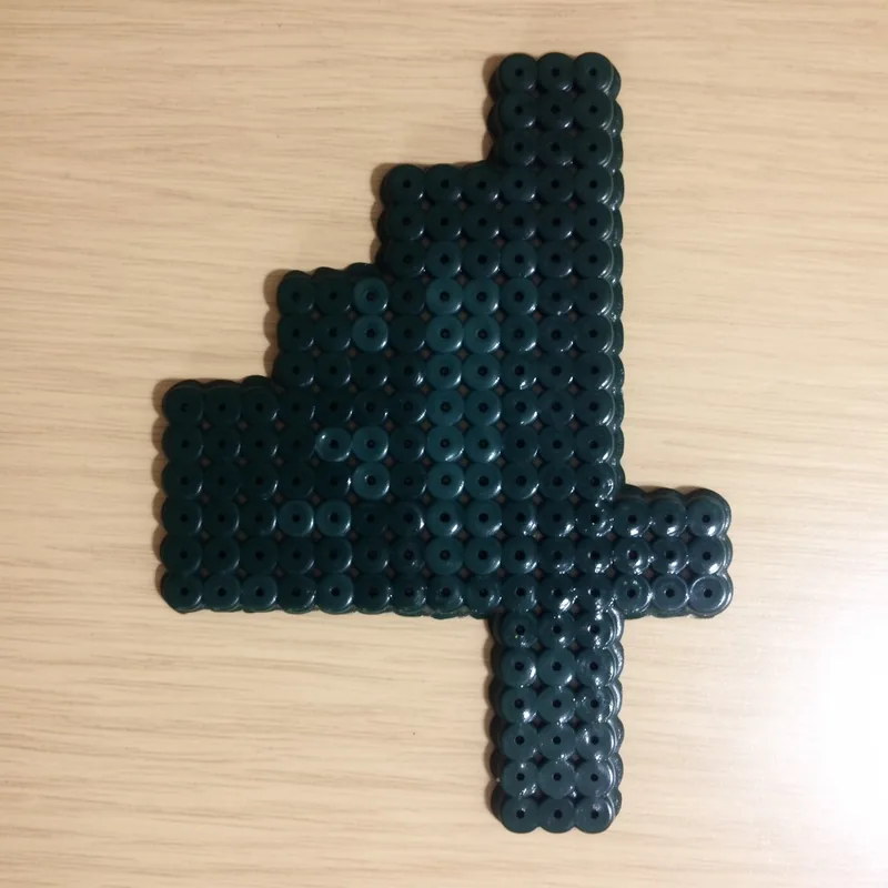 Number 4 beaded in fuse beads, 29x29 pegs