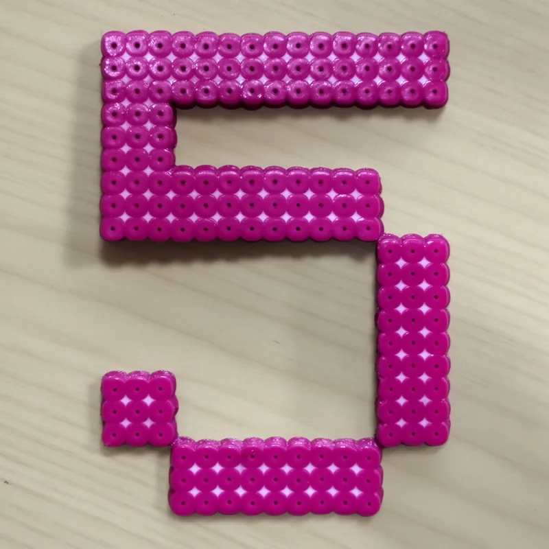Number 5 beaded in fuse beads, 29x29 pegs