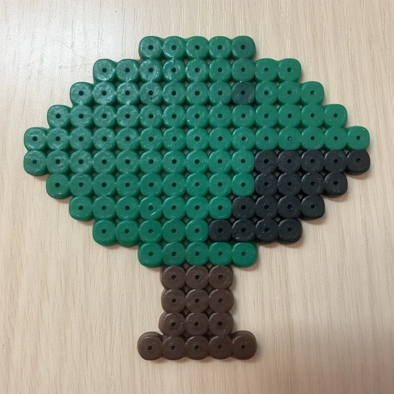 Tree beaded in fuse beads, 29x29 pegs